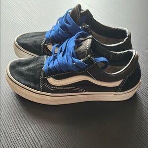 Vans Old Skool Sneakers. Low top. Great condition!